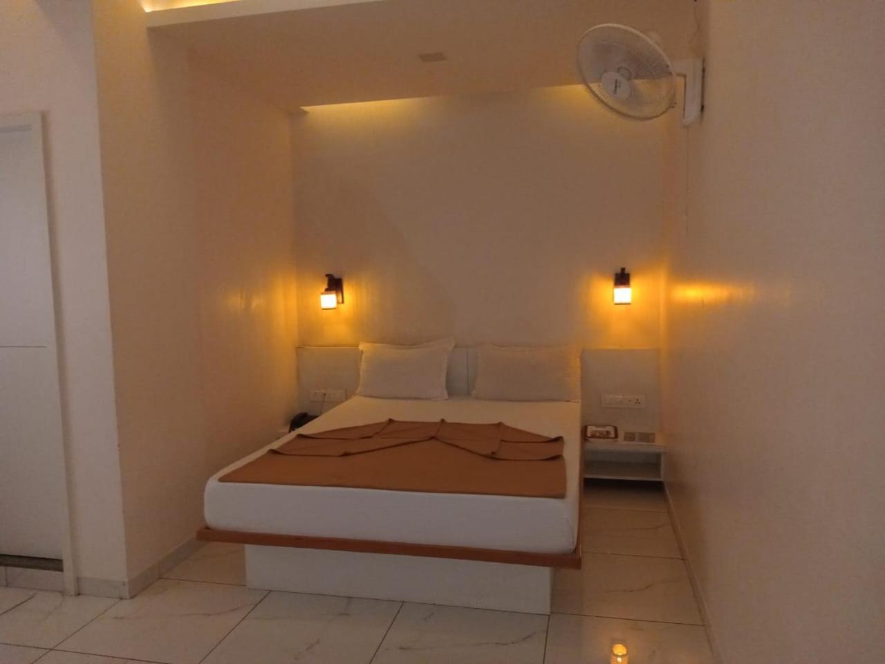 Hotel Crossview Palanpur Экстерьер фото